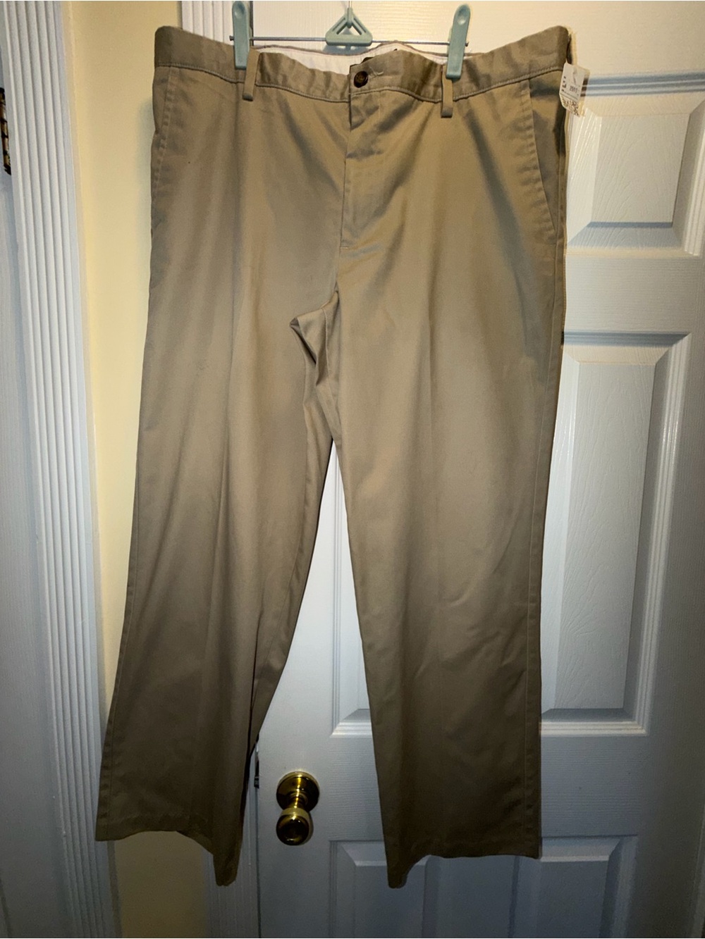 Dockers Men's Straight Fit Khaki Chinos - Tan